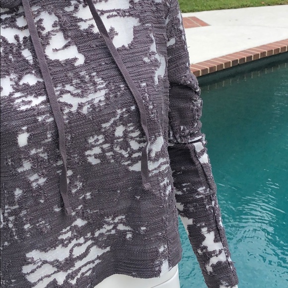 Hoodie with long sleeve, distressed fabric look - Picture 8 of 8